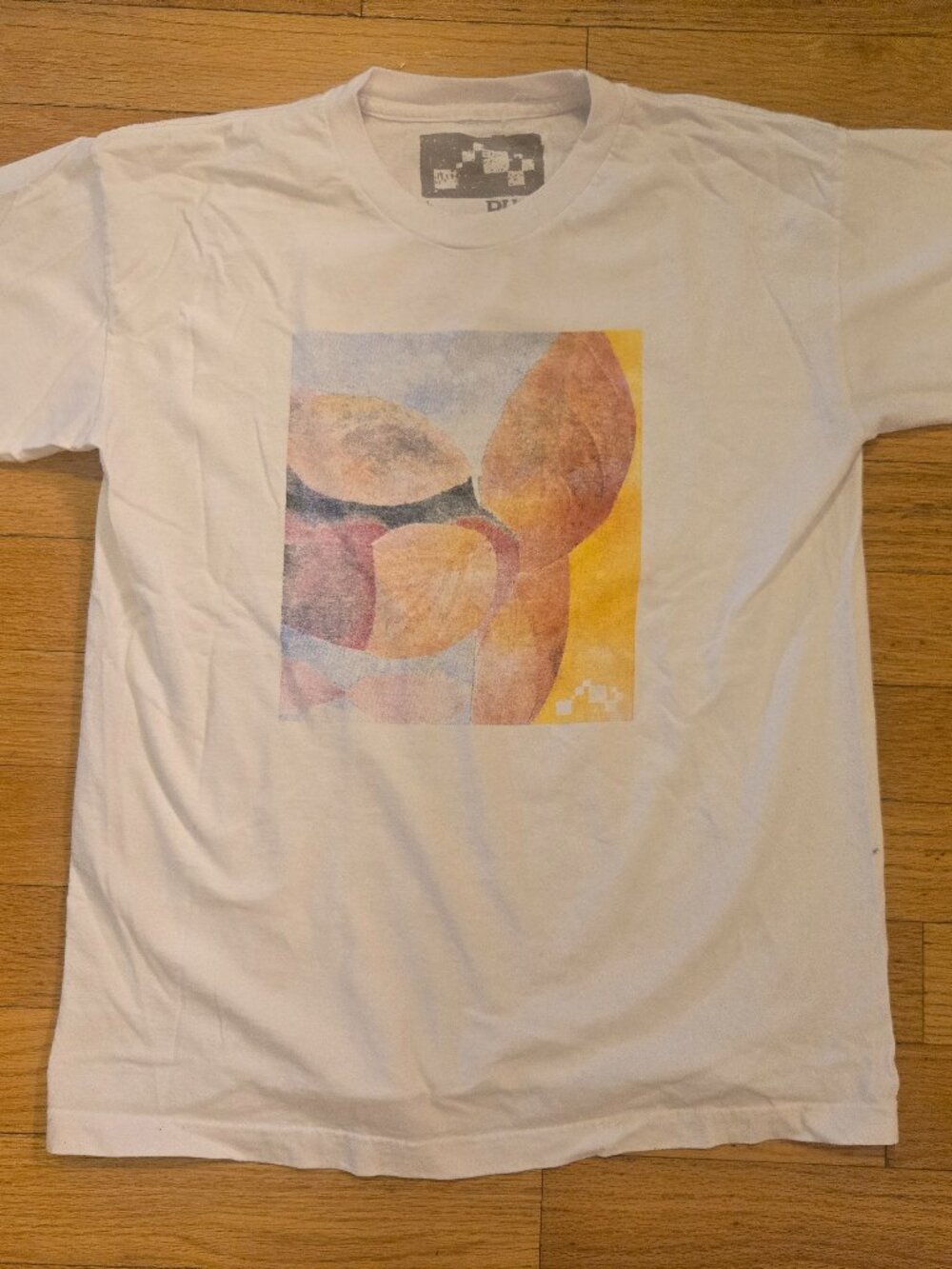 18 East Rosa Unearthly Goods Fall Leaves Graphic T-Shirt Large White Streetwear